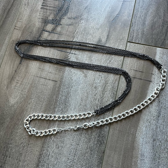 Very pretty Foxy necklace with multi strand gunmetal chain and large link chain - Picture 4 of 4